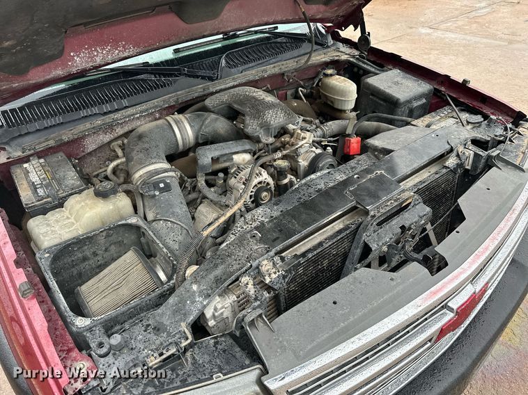 image for item NP9521 2005 Chevrolet Silverado 2500HD  Crew Cab pickup truck