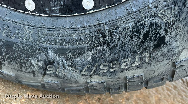 image for item NP9521 2005 Chevrolet Silverado 2500HD  Crew Cab pickup truck