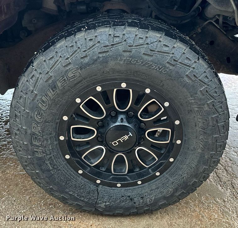 image for item NP9521 2005 Chevrolet Silverado 2500HD  Crew Cab pickup truck