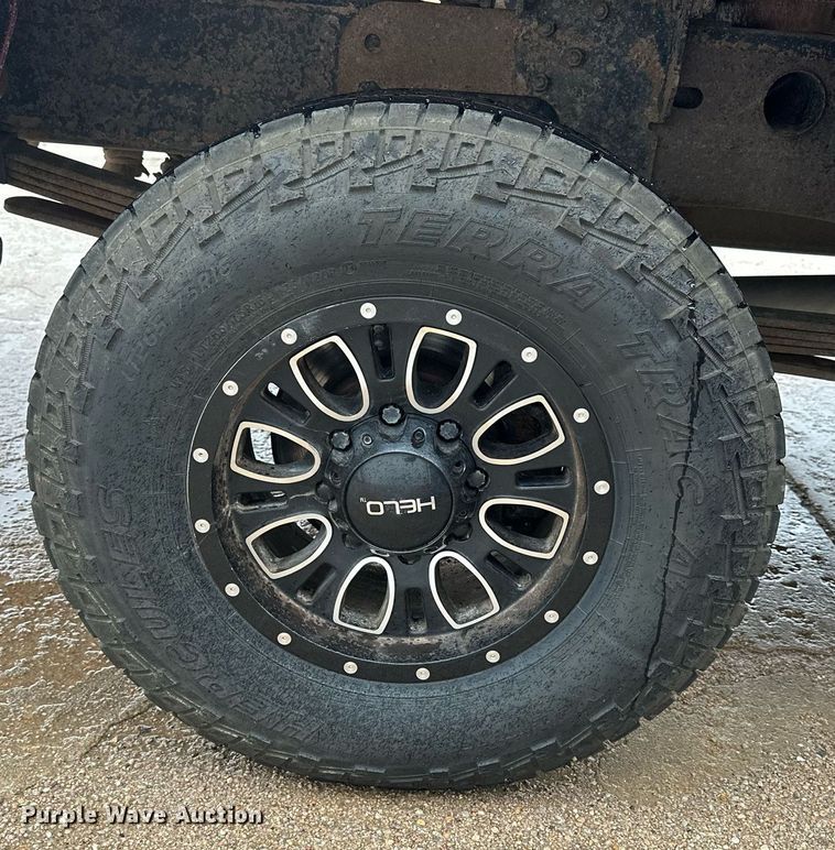 image for item NP9521 2005 Chevrolet Silverado 2500HD  Crew Cab pickup truck