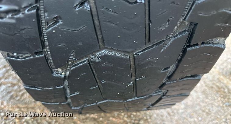 image for item NP9521 2005 Chevrolet Silverado 2500HD  Crew Cab pickup truck