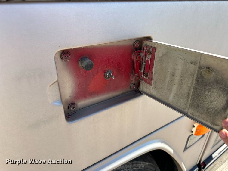 image for item NP9646 1996 Prevost H3-40  coach bus