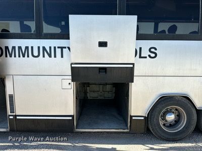 image for item NP9646 1996 Prevost H3-40  coach bus