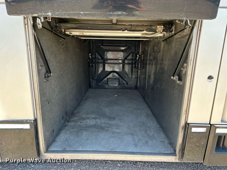 image for item NP9646 1996 Prevost H3-40  coach bus