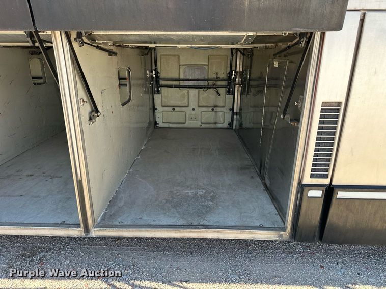 image for item NP9646 1996 Prevost H3-40  coach bus