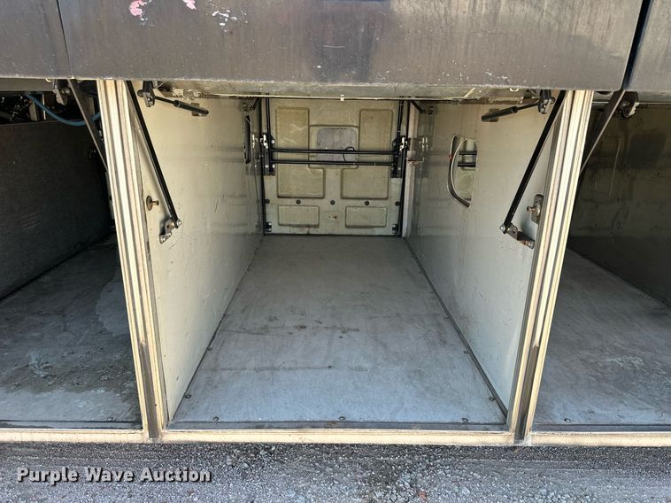 image for item NP9646 1996 Prevost H3-40  coach bus