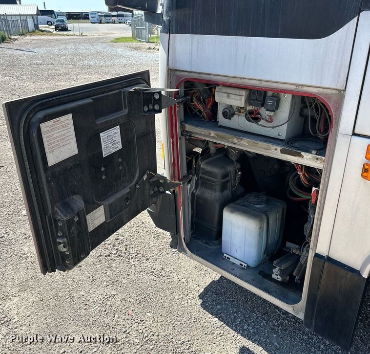 image for item NP9646 1996 Prevost H3-40  coach bus