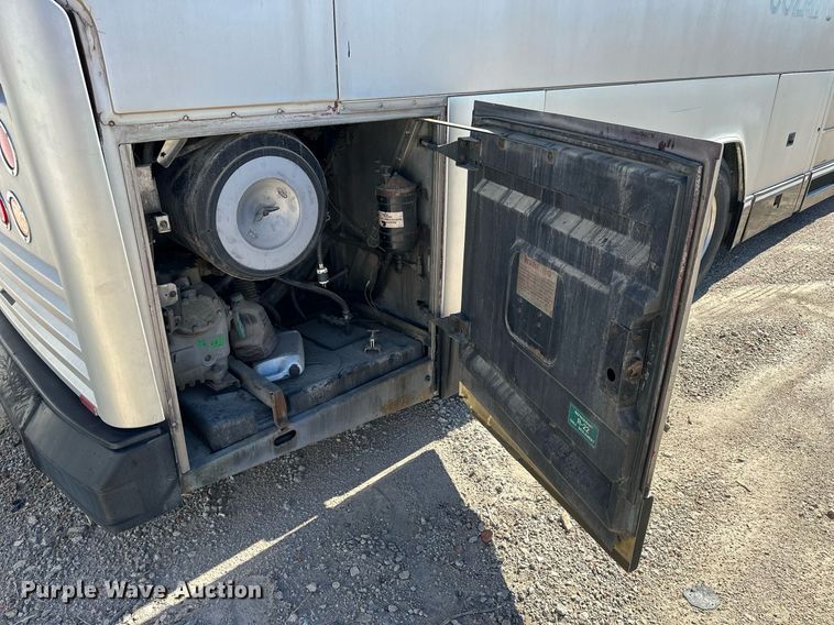 image for item NP9646 1996 Prevost H3-40  coach bus