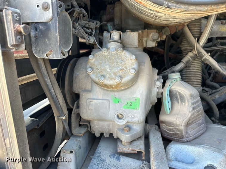 image for item NP9646 1996 Prevost H3-40  coach bus