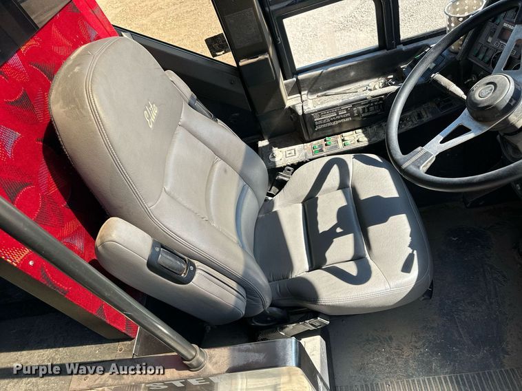 image for item NP9646 1996 Prevost H3-40  coach bus