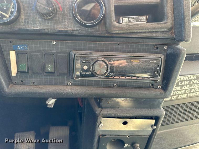 image for item NP9646 1996 Prevost H3-40  coach bus