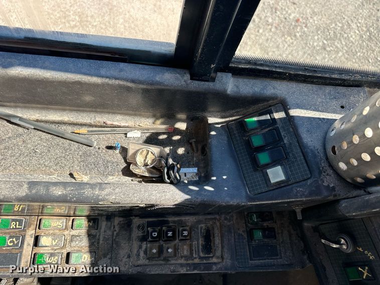 image for item NP9646 1996 Prevost H3-40  coach bus