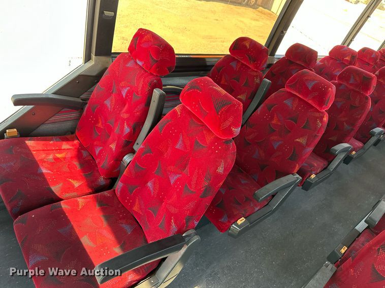 image for item NP9646 1996 Prevost H3-40  coach bus