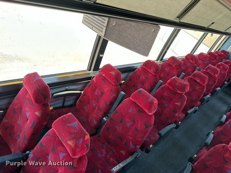 image for item NP9646 1996 Prevost H3-40  coach bus