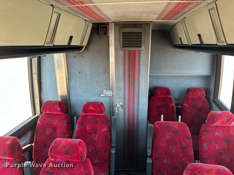 image for item NP9646 1996 Prevost H3-40  coach bus