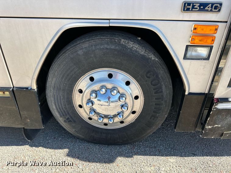 image for item NP9646 1996 Prevost H3-40  coach bus