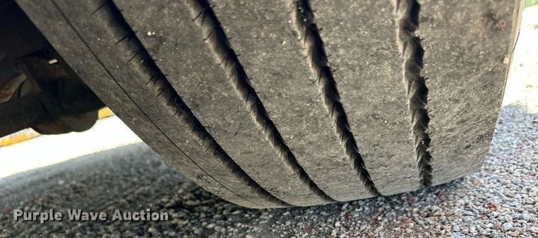 image for item NP9646 1996 Prevost H3-40  coach bus