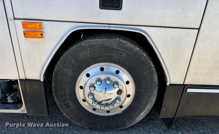 image for item NP9646 1996 Prevost H3-40  coach bus