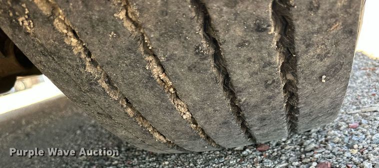 image for item NP9646 1996 Prevost H3-40  coach bus