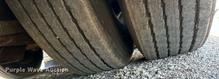 image for item NP9646 1996 Prevost H3-40  coach bus