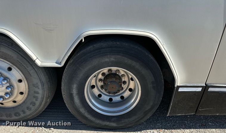 image for item NP9646 1996 Prevost H3-40  coach bus