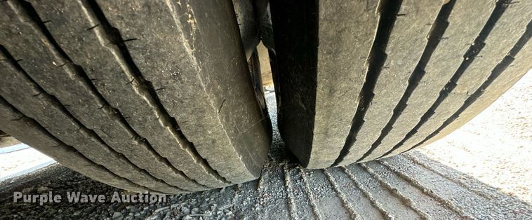 image for item NP9646 1996 Prevost H3-40  coach bus