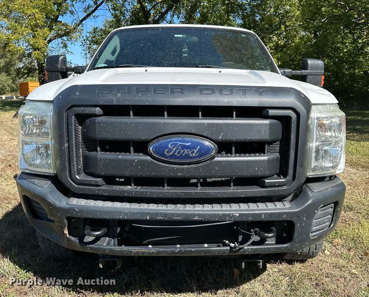 image for item NP9690 2013 Ford F250 Super Duty XL  Crew Cab flatbed pickup truck