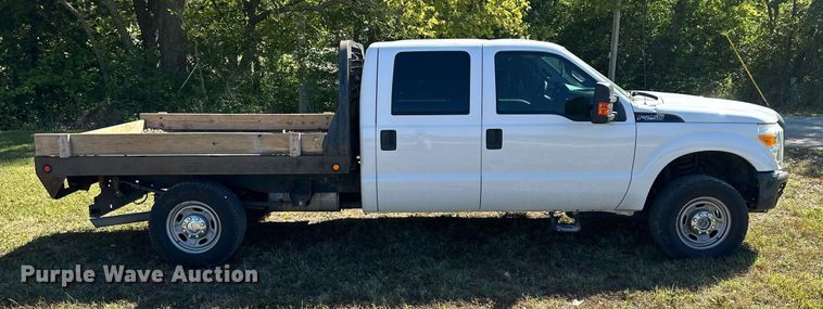 image for item NP9690 2013 Ford F250 Super Duty XL  Crew Cab flatbed pickup truck