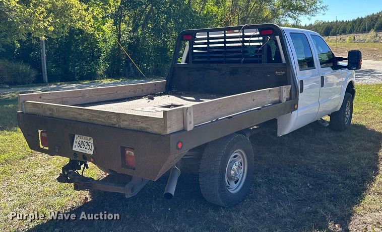 image for item NP9690 2013 Ford F250 Super Duty XL  Crew Cab flatbed pickup truck