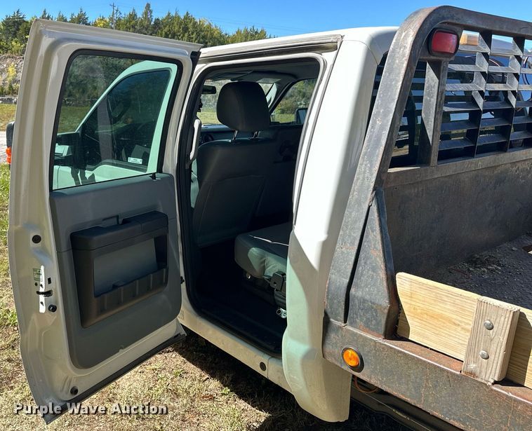 image for item NP9690 2013 Ford F250 Super Duty XL  Crew Cab flatbed pickup truck