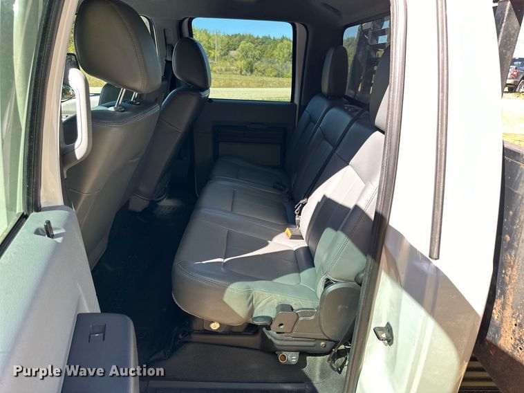 image for item NP9690 2013 Ford F250 Super Duty XL  Crew Cab flatbed pickup truck