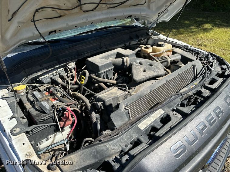 image for item NP9690 2013 Ford F250 Super Duty XL  Crew Cab flatbed pickup truck