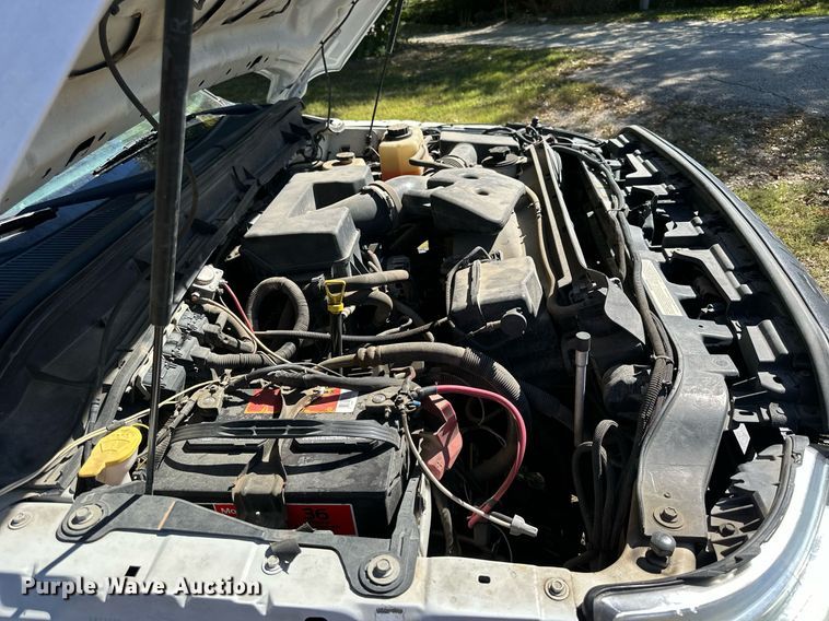 image for item NP9690 2013 Ford F250 Super Duty XL  Crew Cab flatbed pickup truck