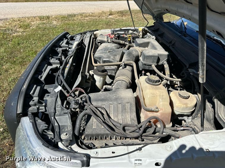 image for item NP9690 2013 Ford F250 Super Duty XL  Crew Cab flatbed pickup truck