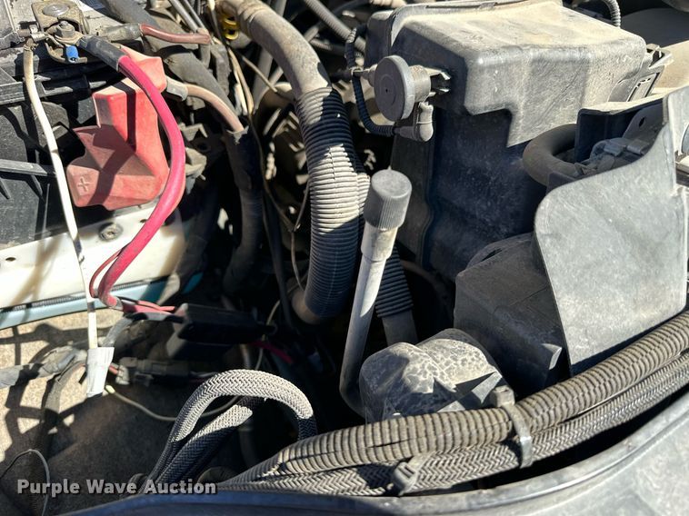 image for item NP9690 2013 Ford F250 Super Duty XL  Crew Cab flatbed pickup truck