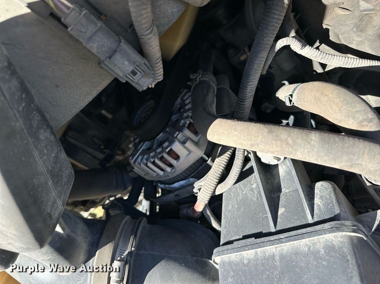 image for item NP9690 2013 Ford F250 Super Duty XL  Crew Cab flatbed pickup truck