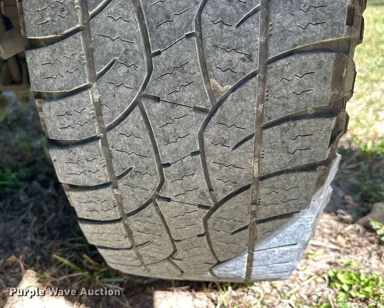 image for item NP9690 2013 Ford F250 Super Duty XL  Crew Cab flatbed pickup truck