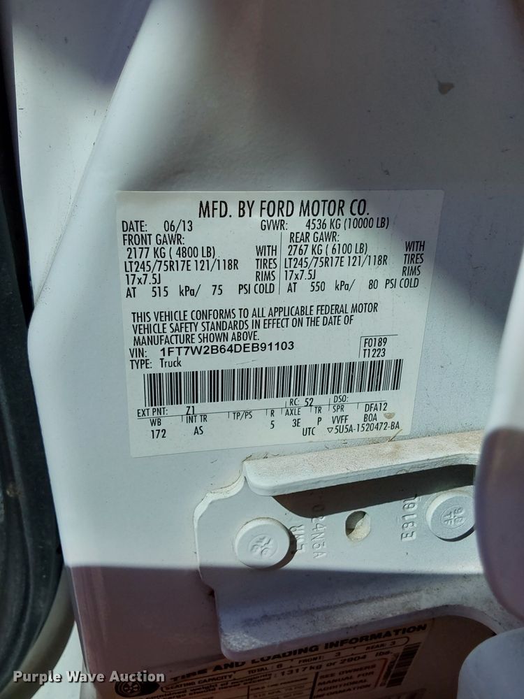 image for item NP9690 2013 Ford F250 Super Duty XL  Crew Cab flatbed pickup truck