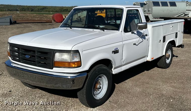 image for item NP9696 1997 Ford F350 XL  utility bed pickup truck