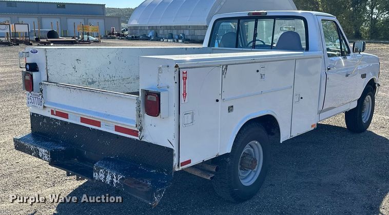 image for item NP9696 1997 Ford F350 XL  utility bed pickup truck
