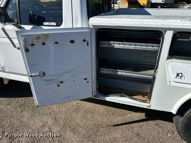 image for item NP9696 1997 Ford F350 XL  utility bed pickup truck