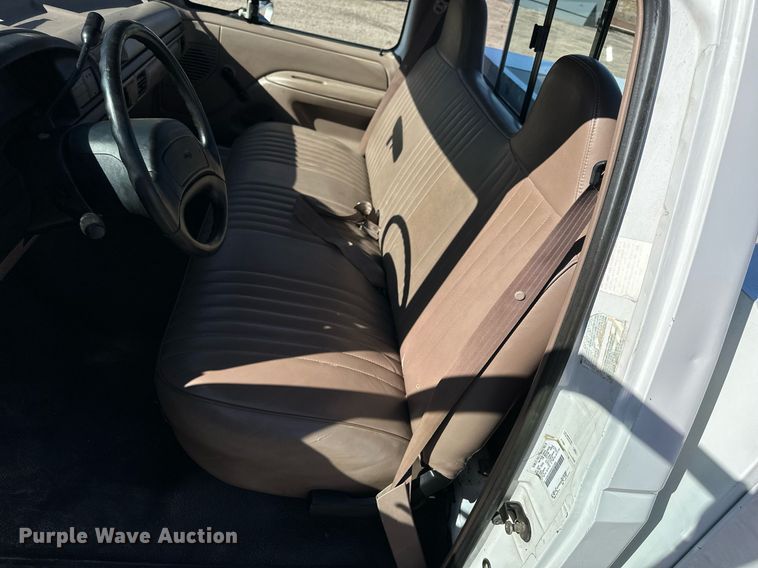 image for item NP9696 1997 Ford F350 XL  utility bed pickup truck