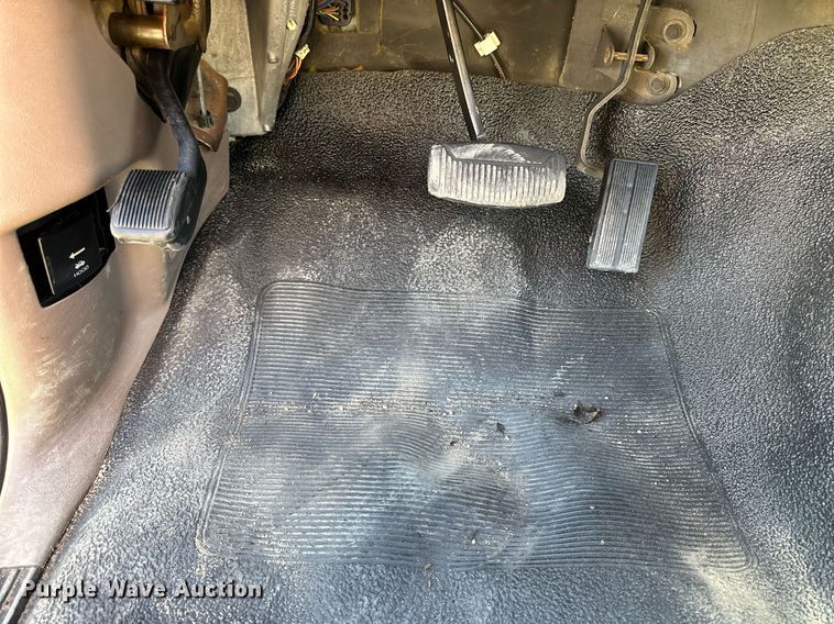 image for item NP9696 1997 Ford F350 XL  utility bed pickup truck