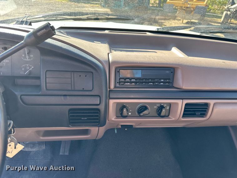 image for item NP9696 1997 Ford F350 XL  utility bed pickup truck