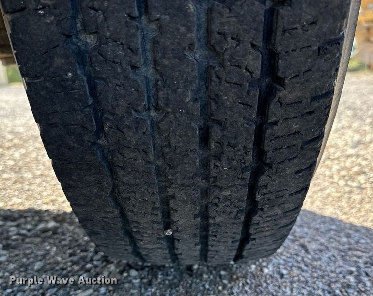 image for item NP9696 1997 Ford F350 XL  utility bed pickup truck