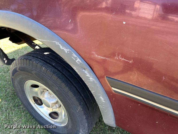 image for item NQ9325 1997 Ford F150  SuperCab pickup truck