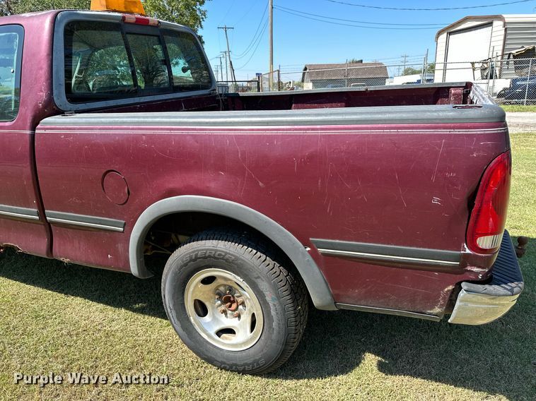 image for item NQ9325 1997 Ford F150  SuperCab pickup truck