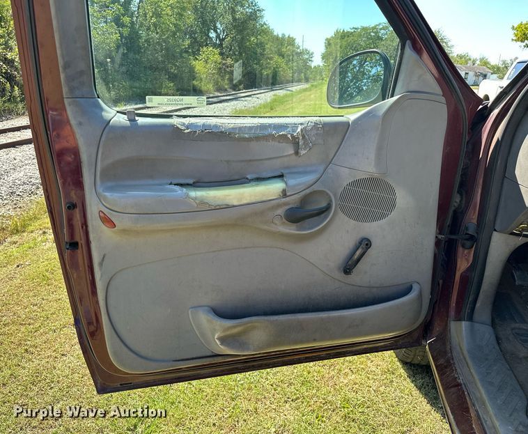 image for item NQ9325 1997 Ford F150  SuperCab pickup truck