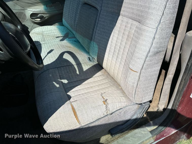 image for item NQ9325 1997 Ford F150  SuperCab pickup truck