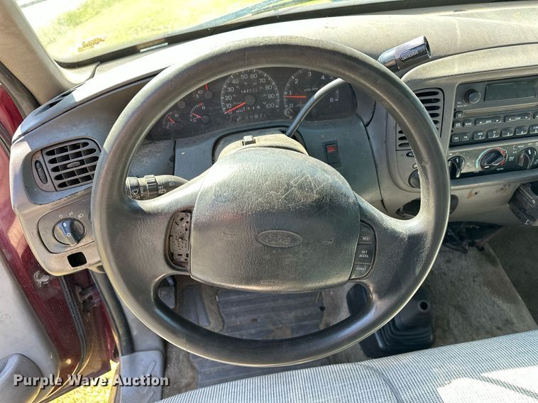 image for item NQ9325 1997 Ford F150  SuperCab pickup truck